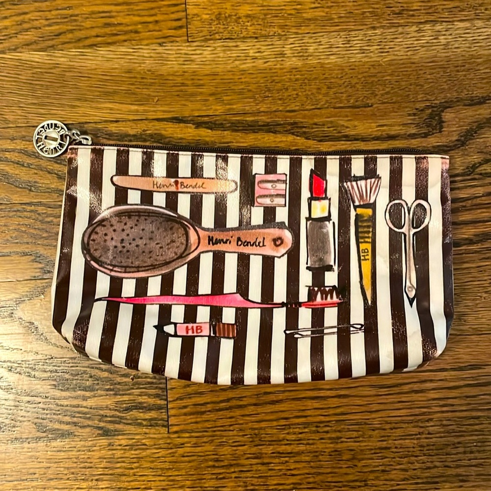 Henri Bendel makeup pouch